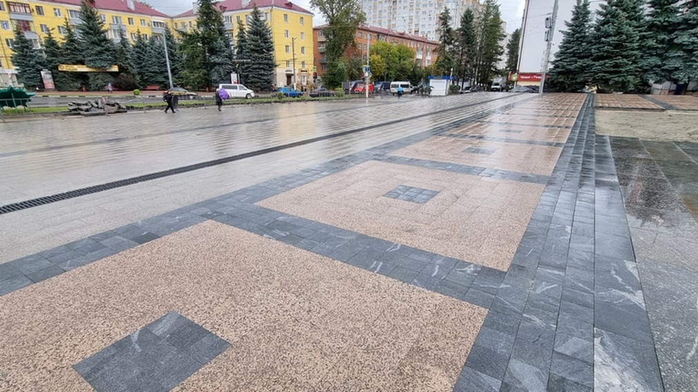 В Брянске идет капитальный ремонт площади Партизан