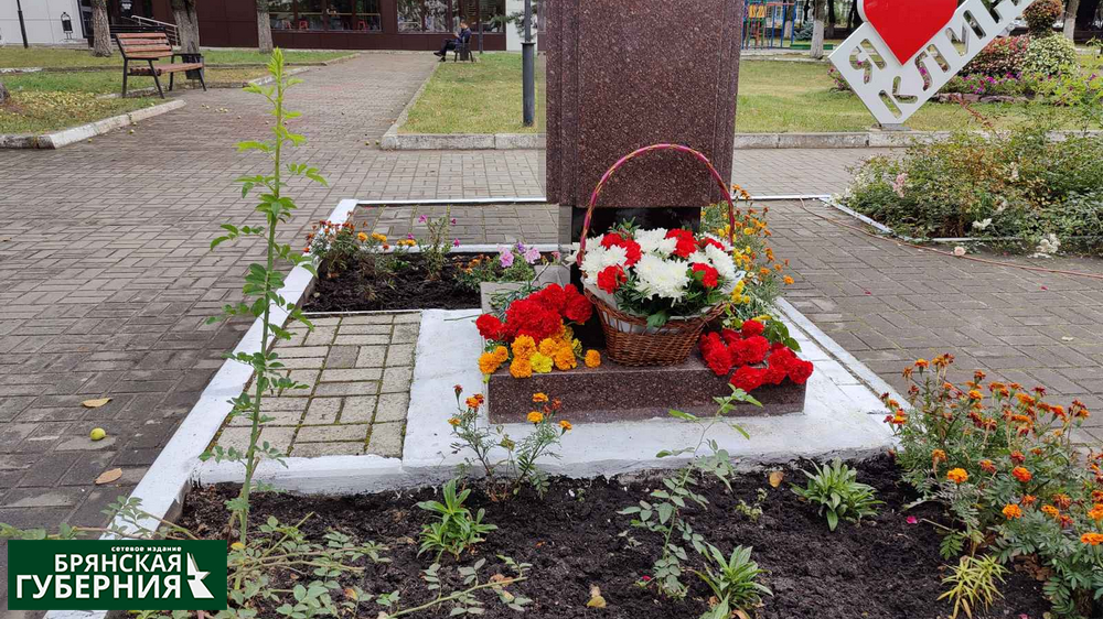 В Клинцах отметили 96 лет со дня рождения великого певца Евгения Беляева