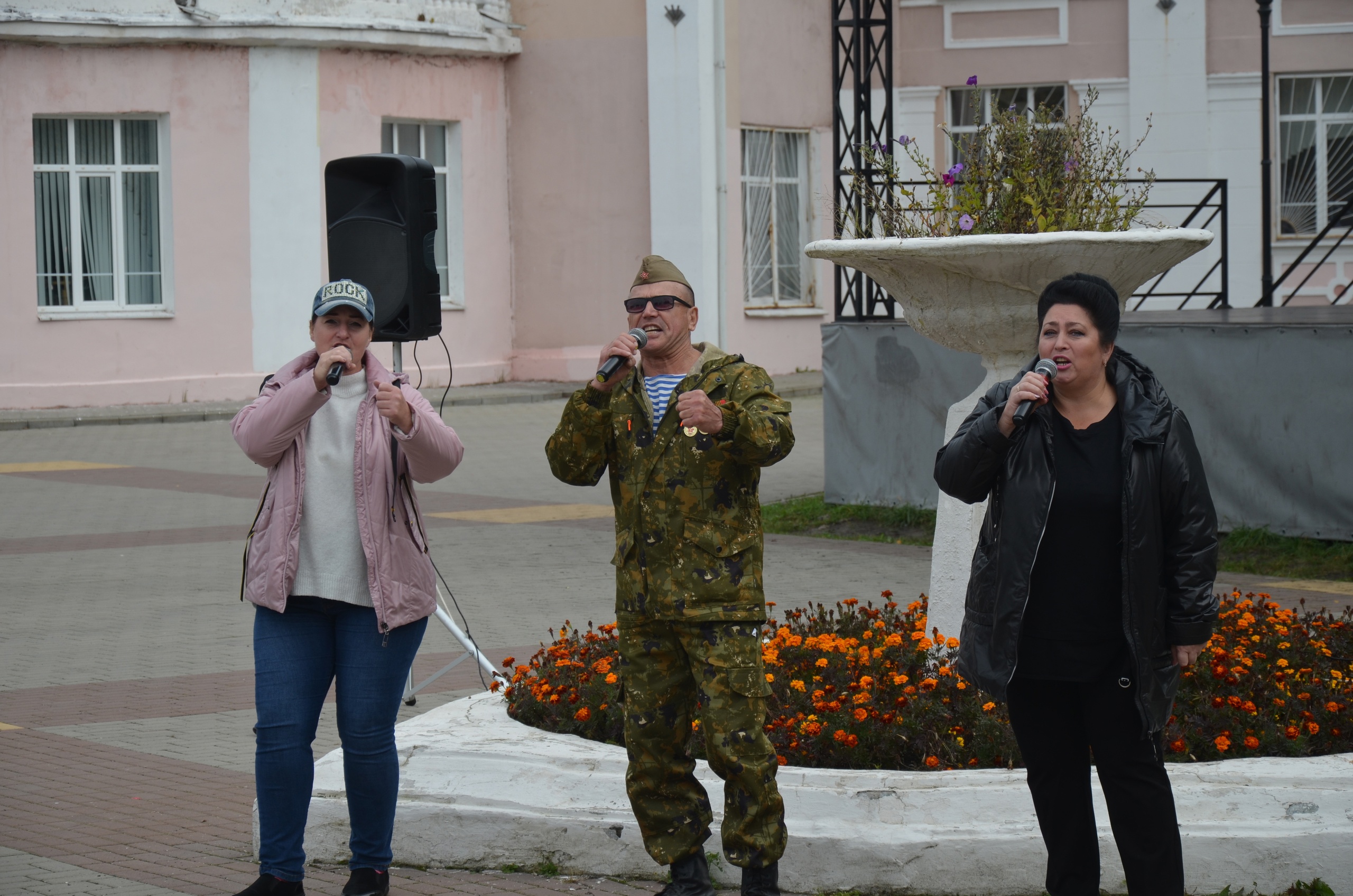 В Белых Берегах прошла акция в поддержку участников спецоперации на Украине