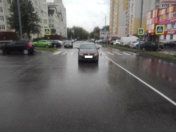 В Брянске на улице Горбатова на зебре машина снесла 49-летнюю женщину