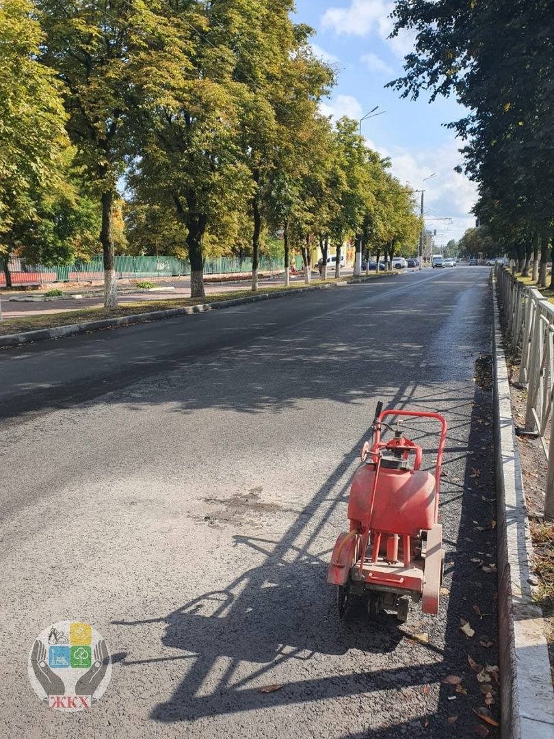 В Брянске продолжается ремонт дороги по улице Пушкина