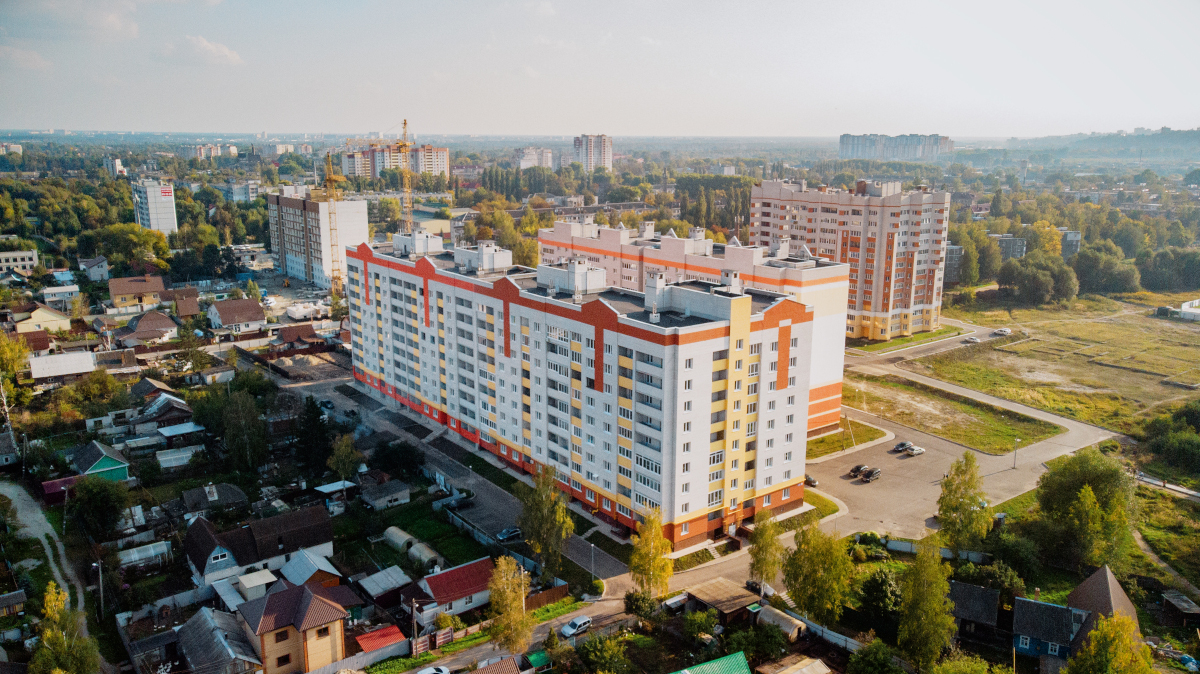 В Брянской области за 6 месяцев ввели в строй 387,2 тысячи квадратных метров жилья