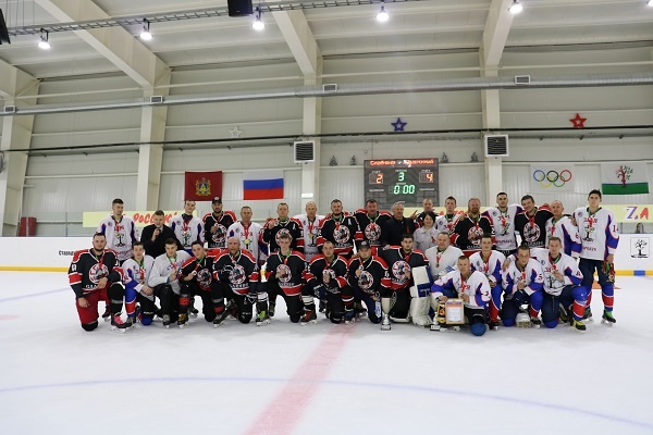 Стародуб принял международные встречи по хоккею и футболу