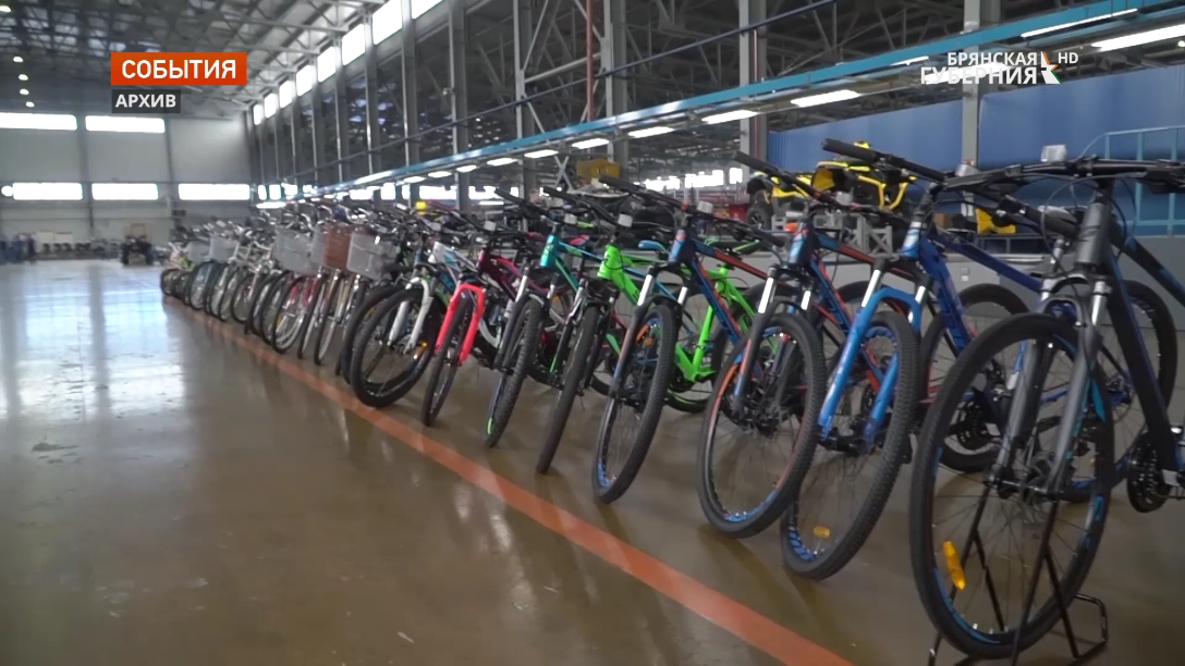 Брянские предприниматели больше 200 велосипедов отправили в подшефную Брянку