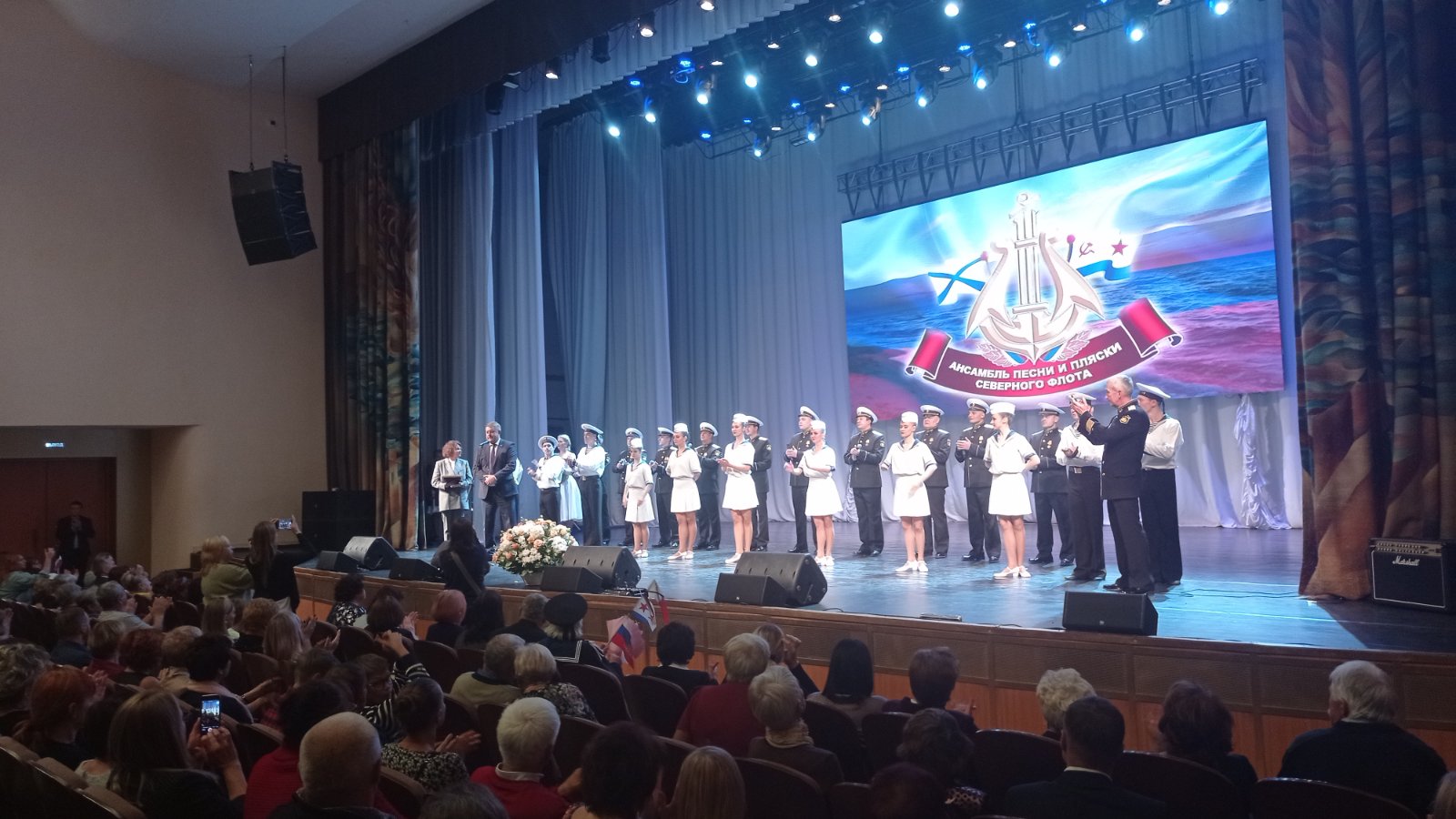 Руководителю ансамбля Северного флота вручили медаль «Брянск - город воинской славы»