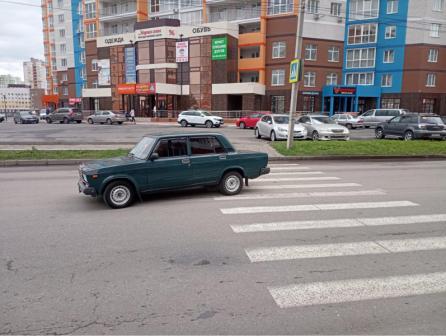 В Брянске водитель легковушки покалечил пешехода на улице Горбатова