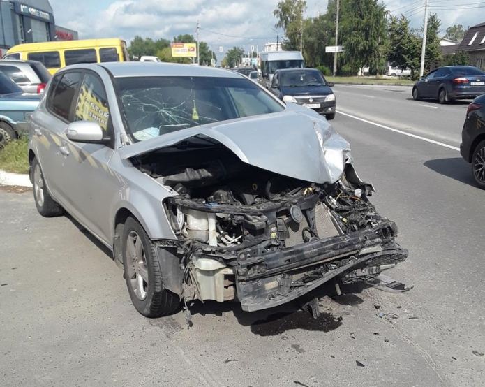 В ДТП на улице Литейной в Брянске пострадала 35-летняя женщина