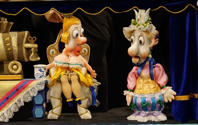 Областной театр кукол приглашает юных жителей Брянска на спектакль «Волшебное кольцо»