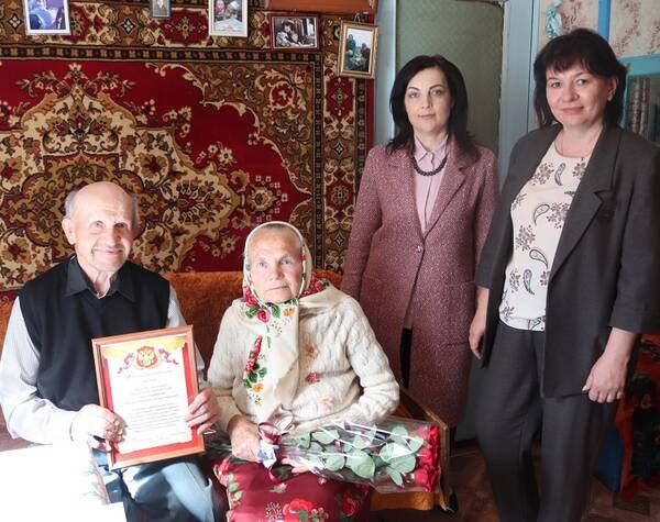В Севском районе железную свадьбу отметили супруги Скачковы