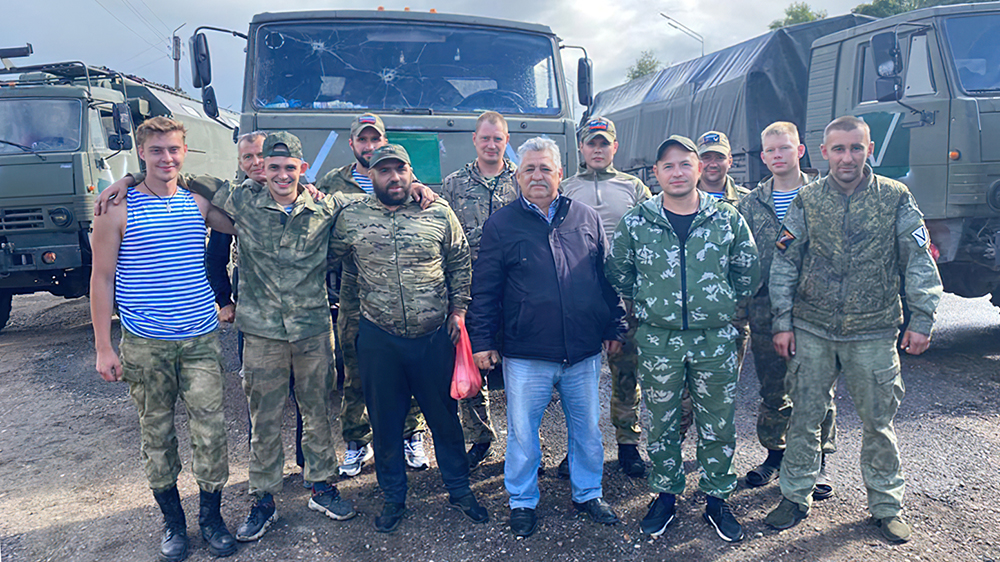 Жители Жуковского района пообщались с российскими военными