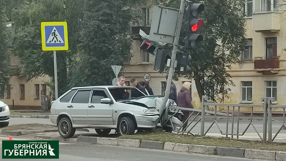 В ДТП на проспекте Московском пострадали двое