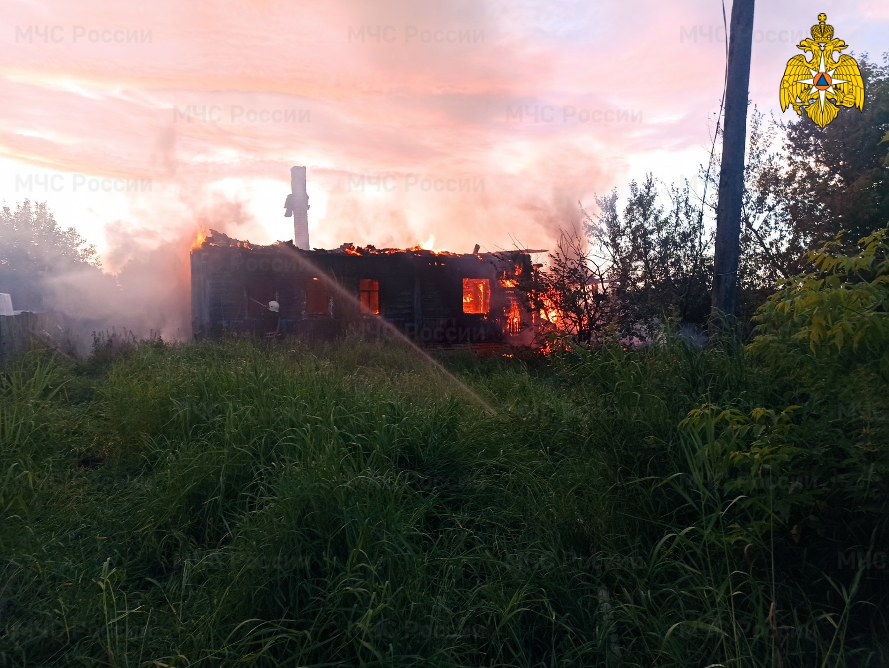 В Красногорском районе сгорел жилой дом: есть пострадавший