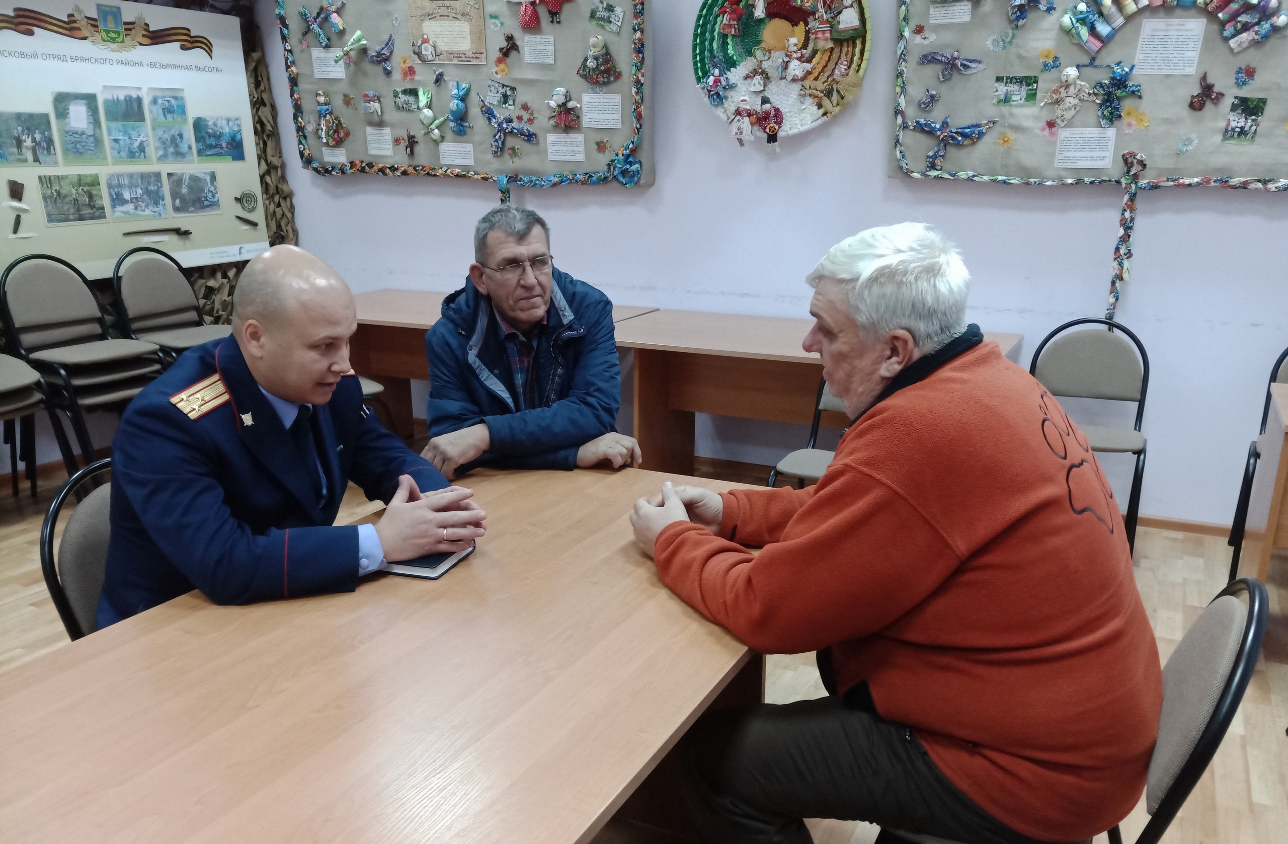 Брянский следователь провел встречу с трудовыми коллективами в Мичуринском