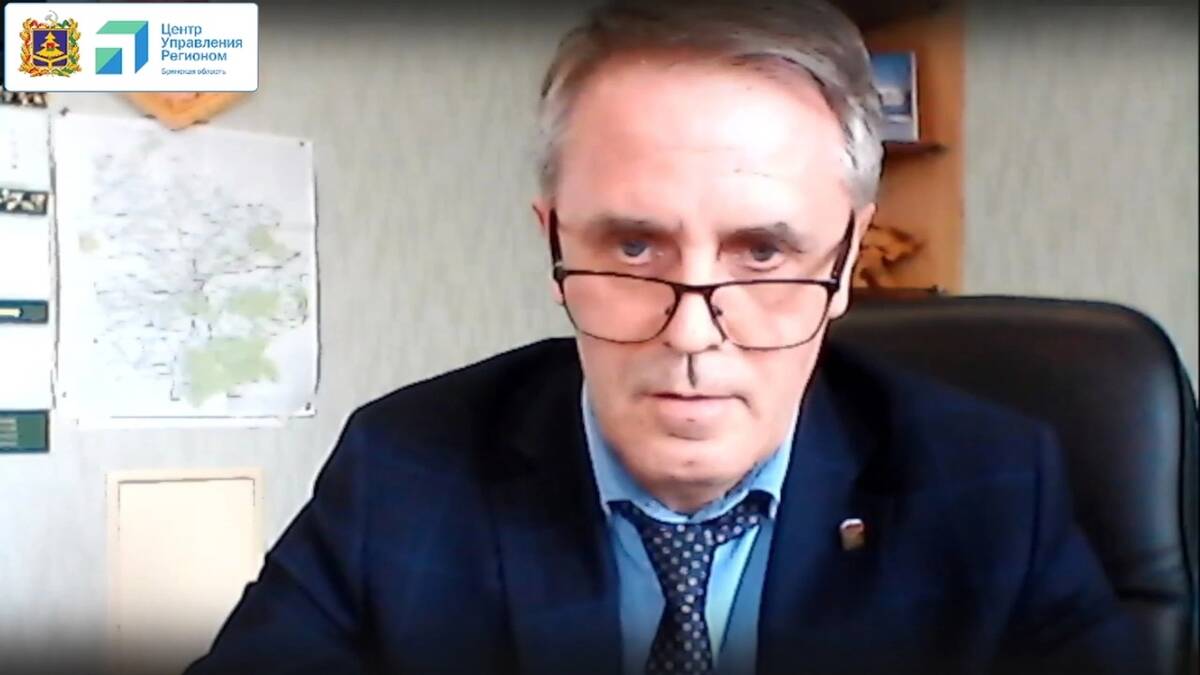 Глава администрации Почепского района ответил на вопросы земляков