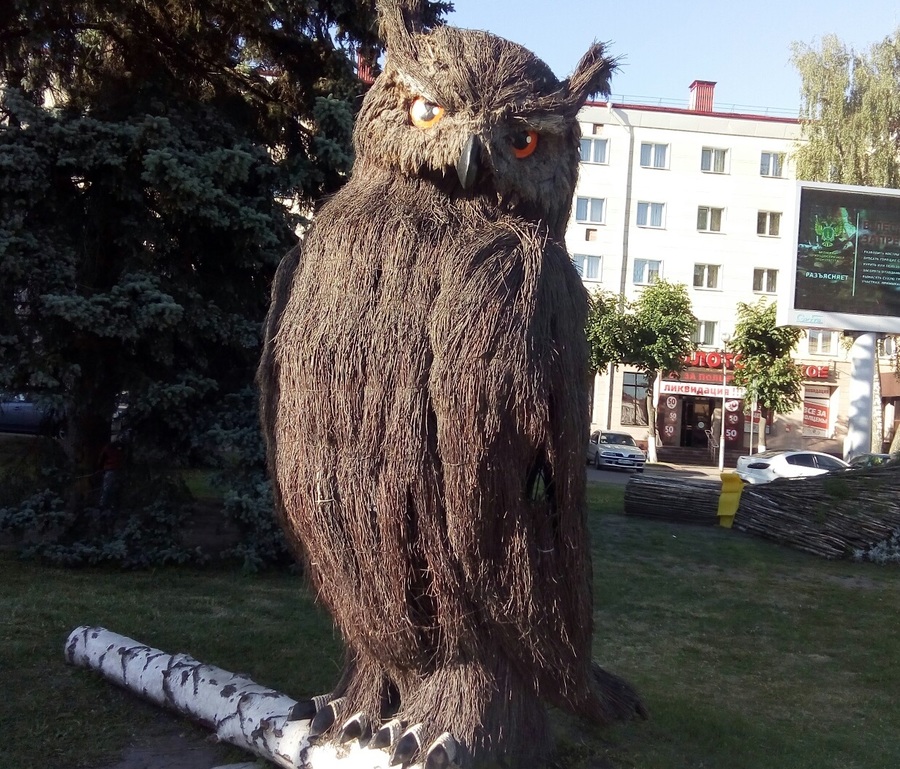 В Брянске отреставрируют фигуру Филина на площади Ленина