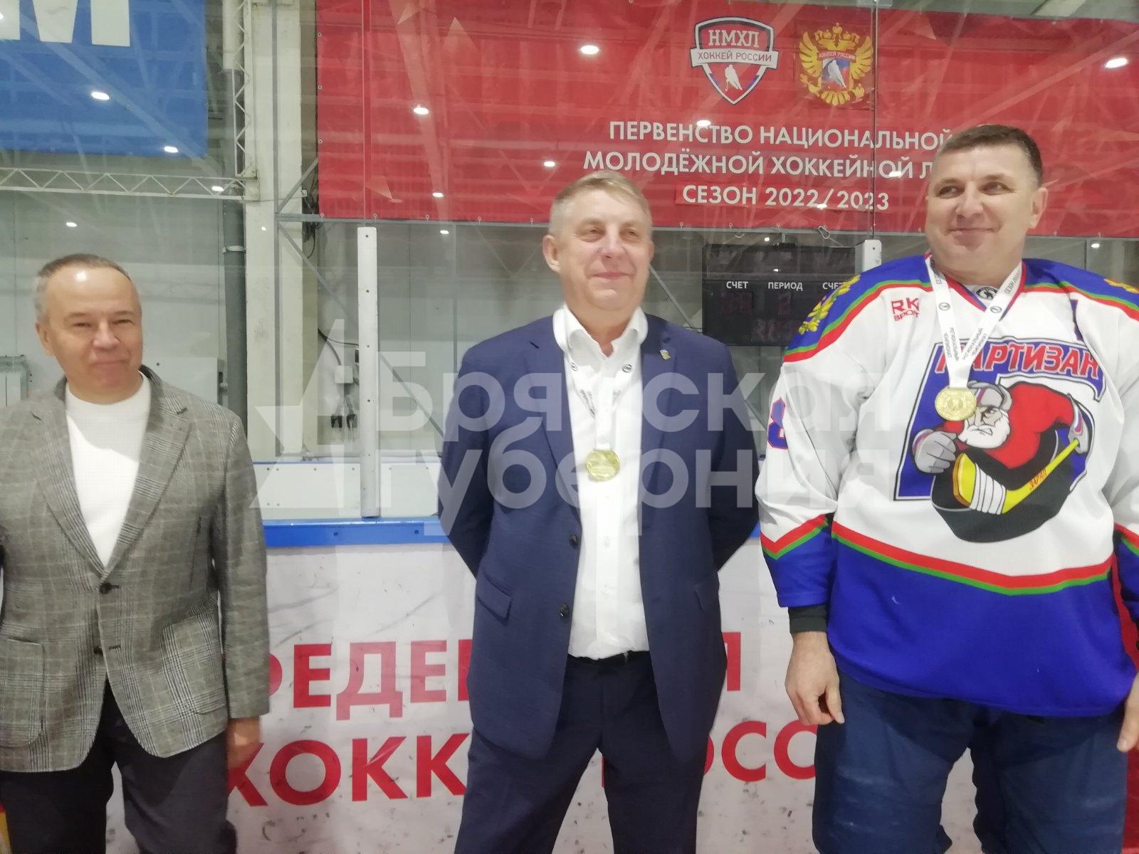 В Брянске наградили победителей регионального этапа турнира Ночной хоккейной лиги