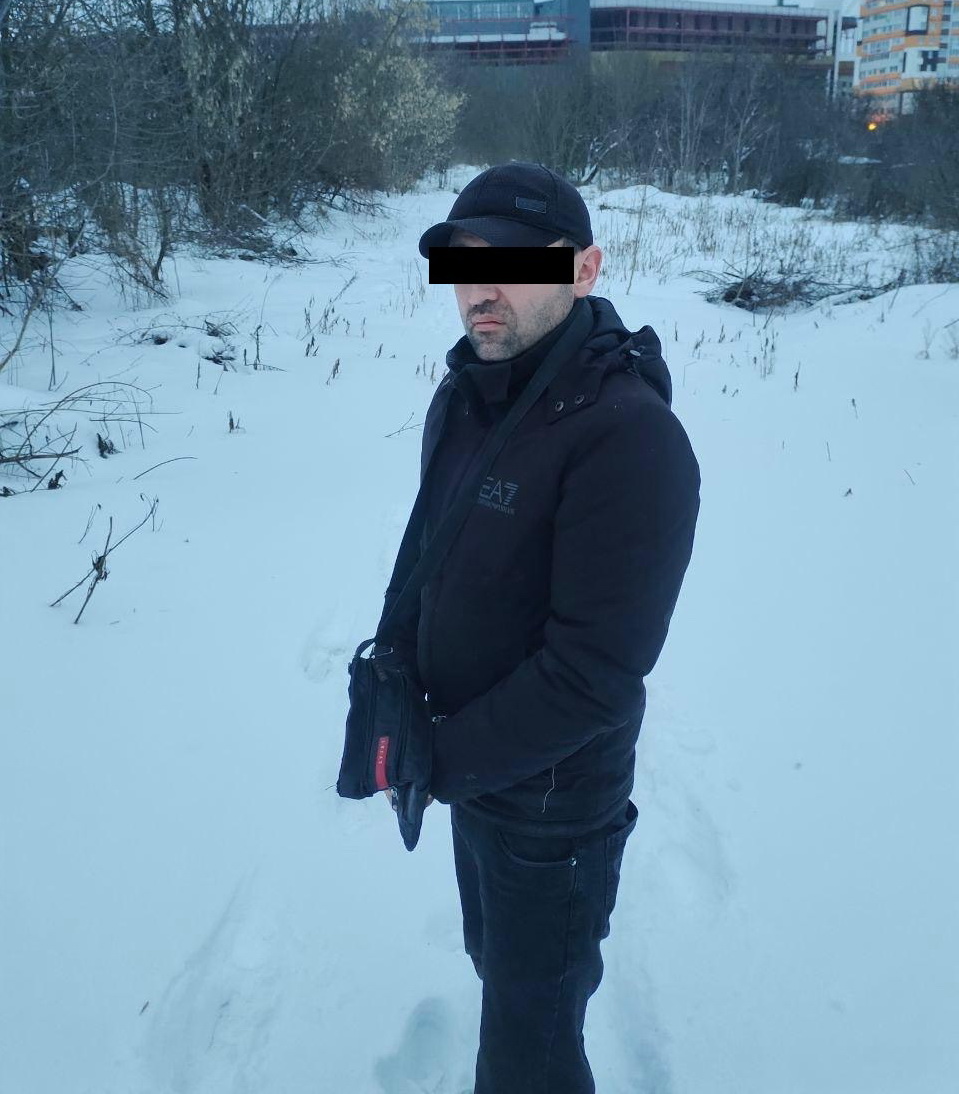 В Брянске полицейские задержали наркозакладчика из ближнего зарубежья