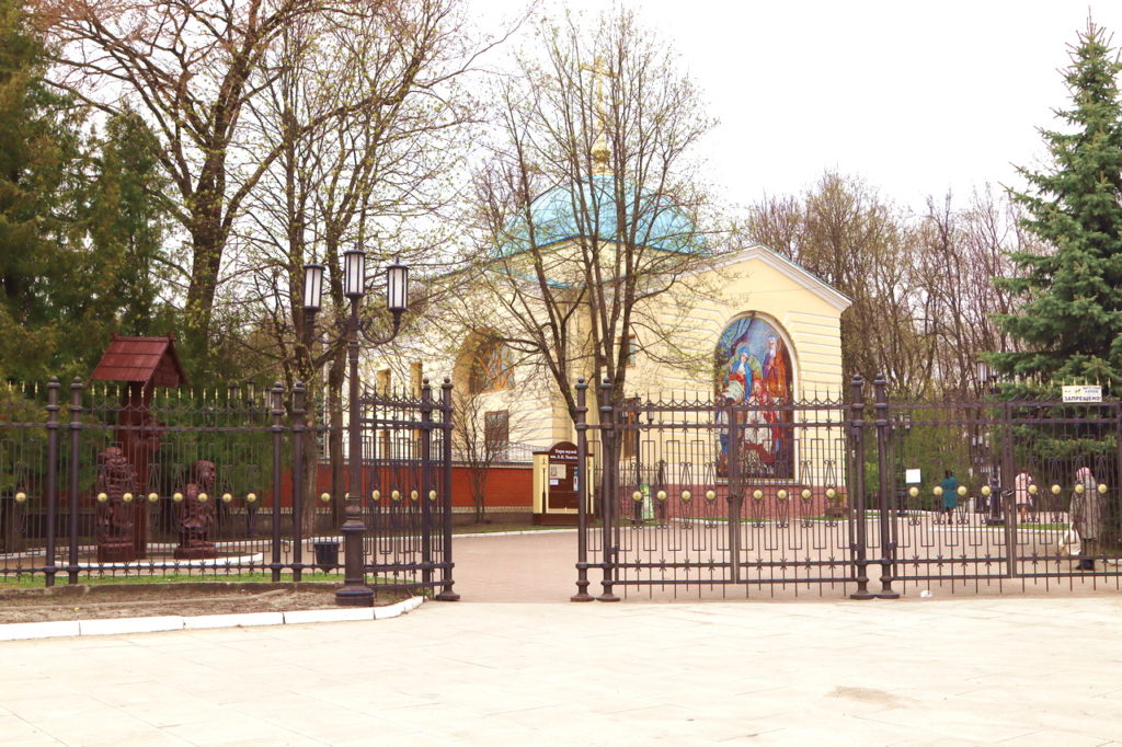 В Брянске в парке Толстого идет реставрация деревянных скульптур