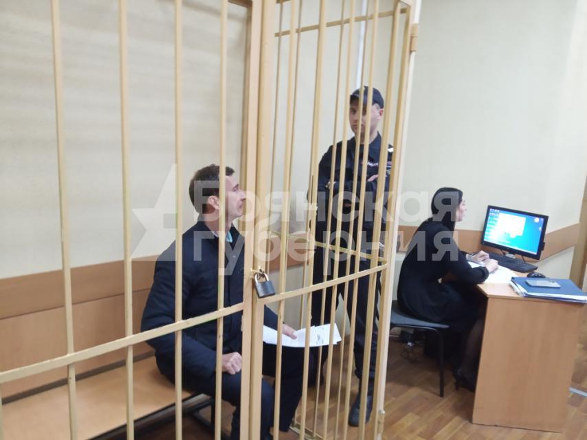 Обвиняемого в мошенничестве брянского депутата от КПРФ Павлова арестовали на два месяца