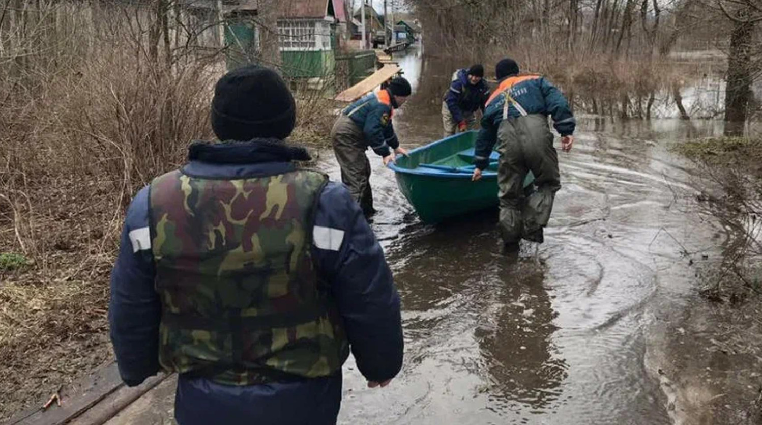 В Трубчевском районе за сутки затопило 19 домовладений