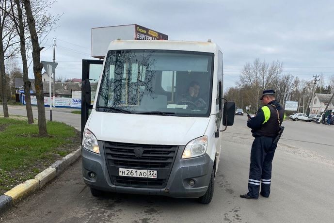 В Новозыбкове провели масштабные проверки автобусов
