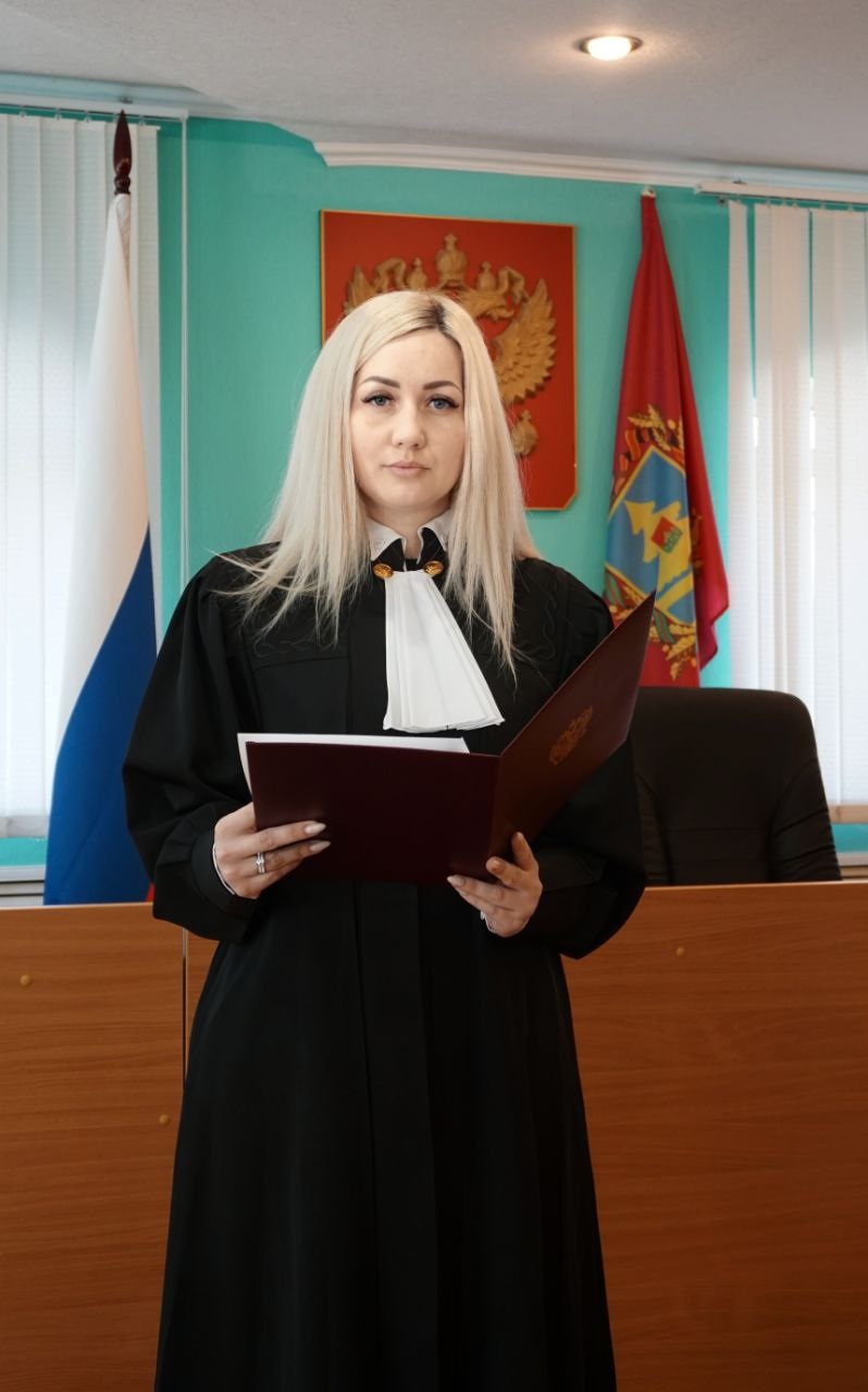 В Бежицком райсуде Брянска принес присягу мировой судья Елена Головкина