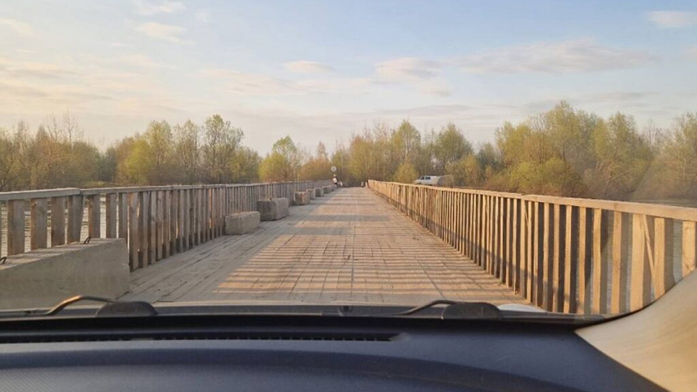 В Сельцо Брянской области открыли движение по деревянному мосту через Десну