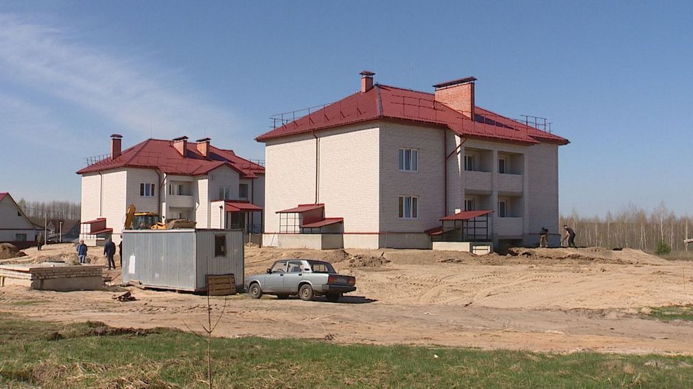 В Унече достроили многоквартирные дома для сирот