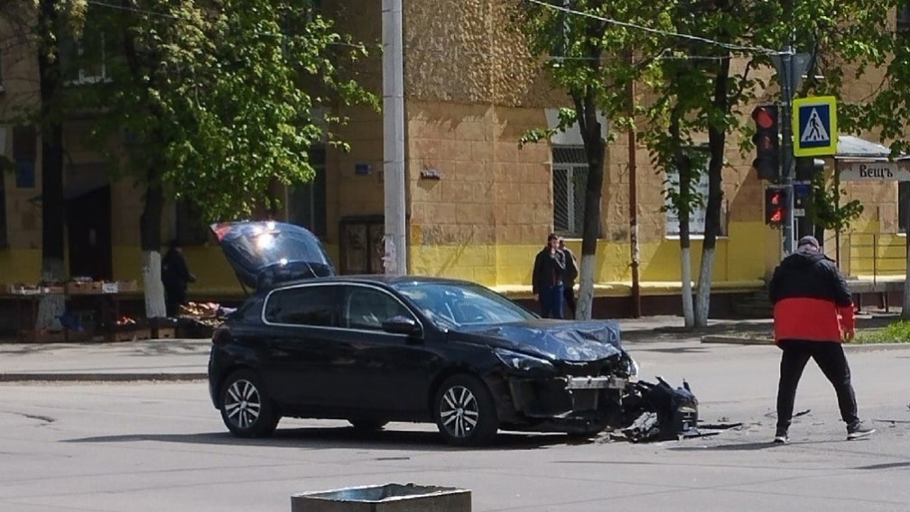 В Бежицком районе Брянска произошло дорожно-транспортное происшествие