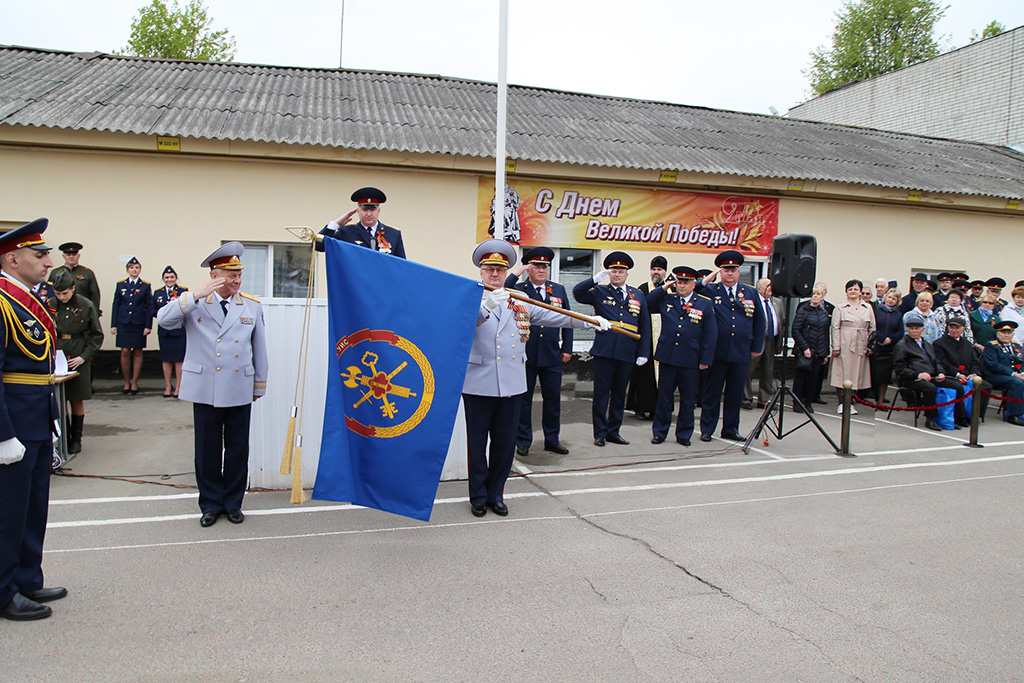 В Брянске вручили Флаг ветеранской организации регионального управления ФСИН