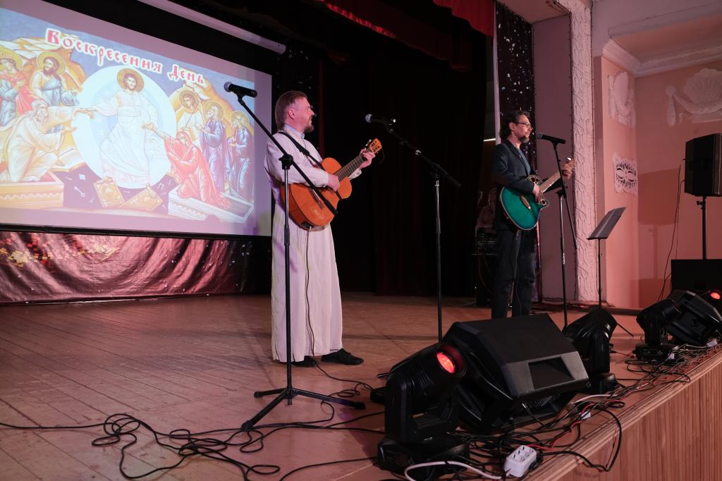 В Брянске прошел концерт «Воскресения день» в честь святых жен-мироносиц