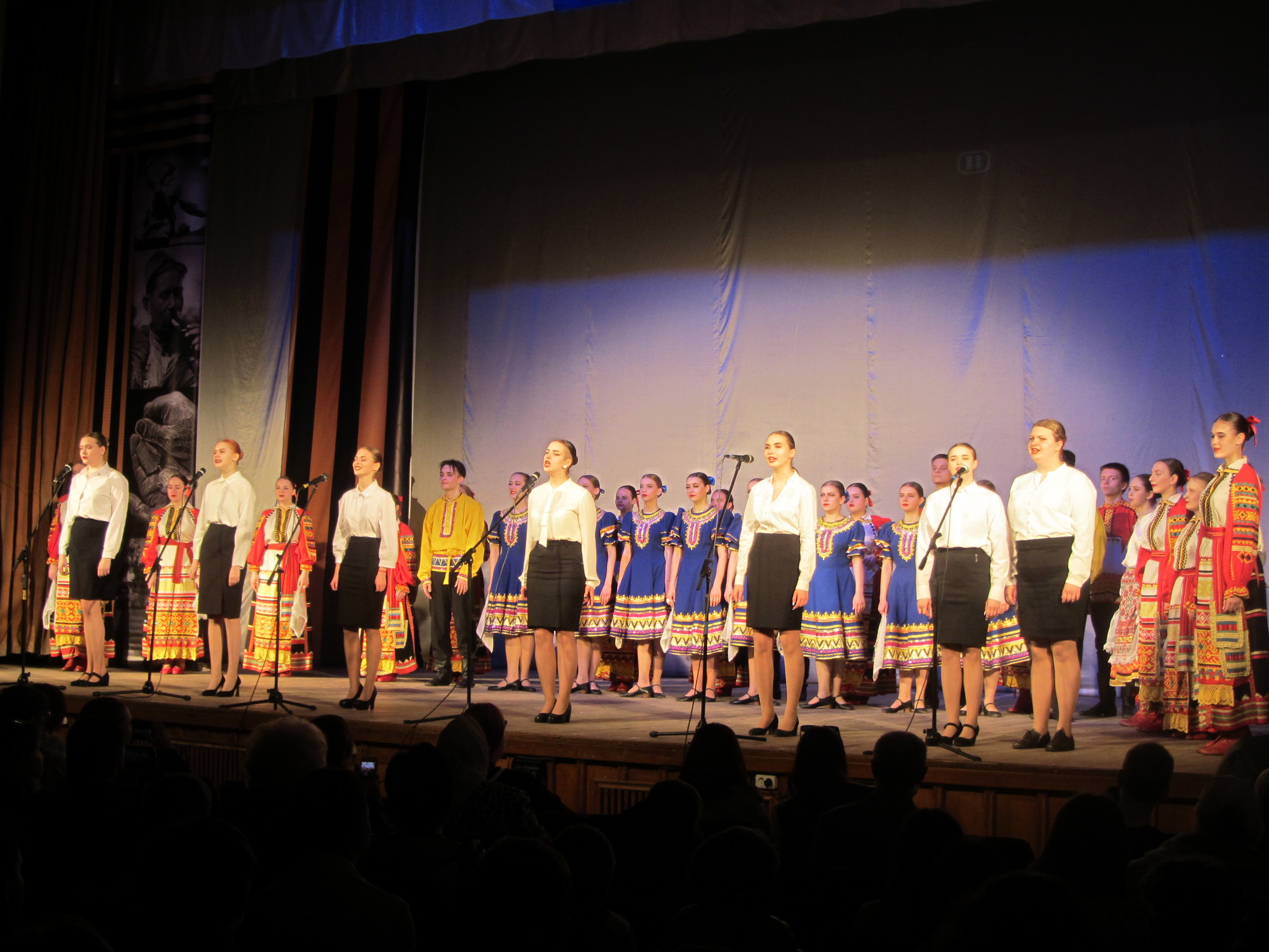 Лучшие творческие коллективы Брянщины выступят в Почепе 5 мая с праздничным концертом