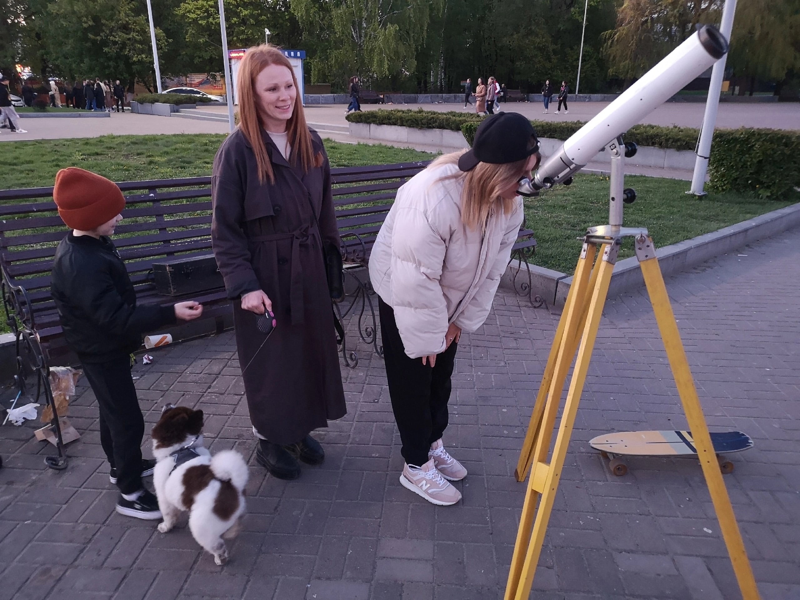 В Брянске состоялись сеансы тротуарной астрономии