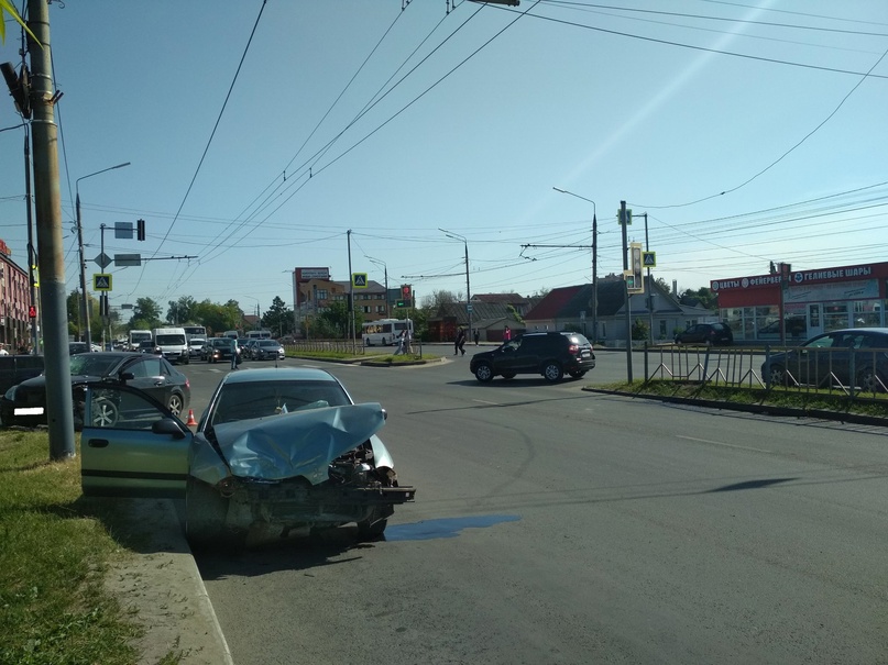 В Брянске на проспекте Станке Димитрова произошло ДТП: ранен 50-летний водитель