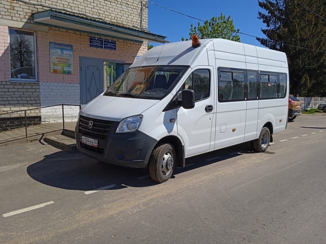 Дубровская спортивная школа Брянской области получила новый автобус