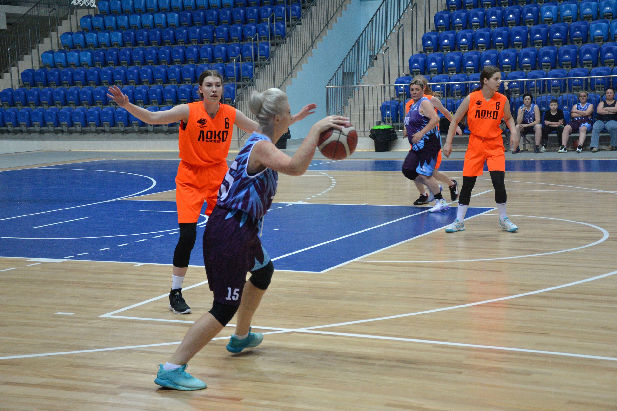 В Брянске прошёл очередной тур чемпионата области по баскетболу