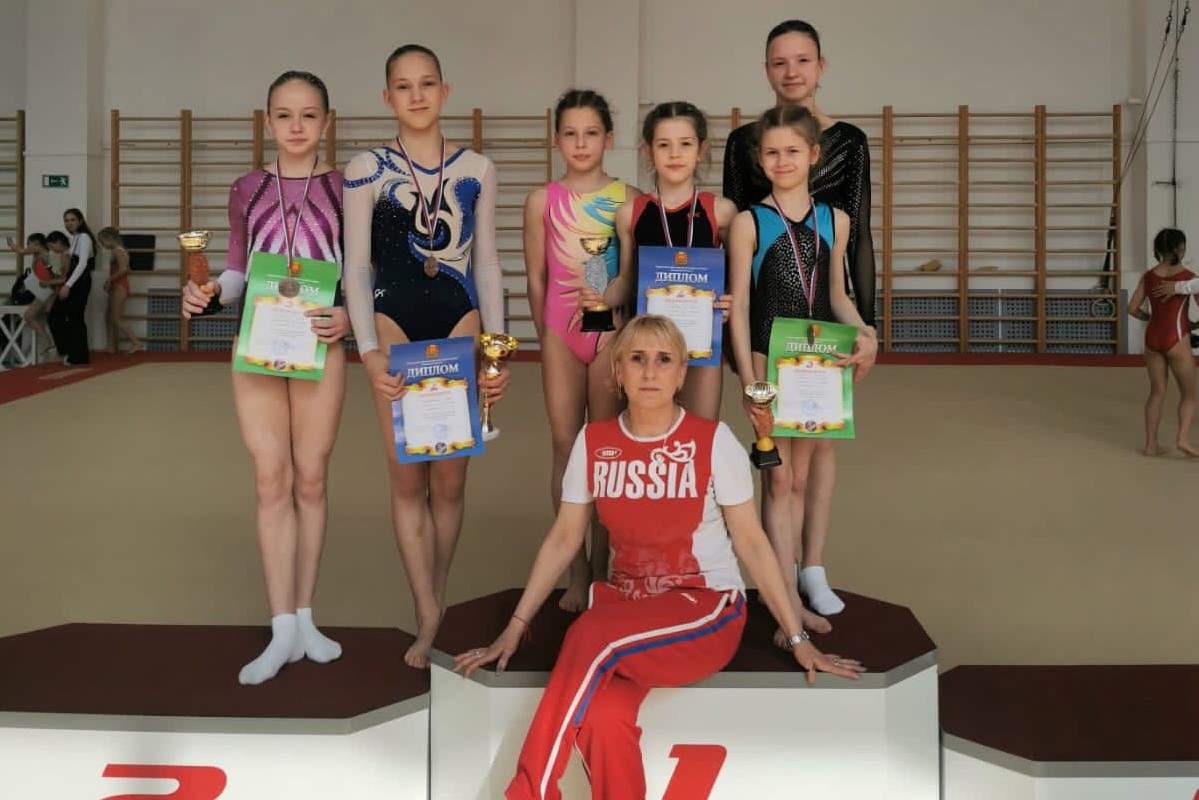 Брянские гимнастки завоевали два серебра и две бронзы на чемпионате Липецкой области
