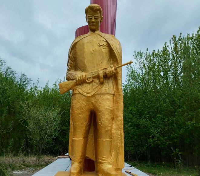 В Клинцовском районе отремонтировали памятник участникам Великой Отечественной войны