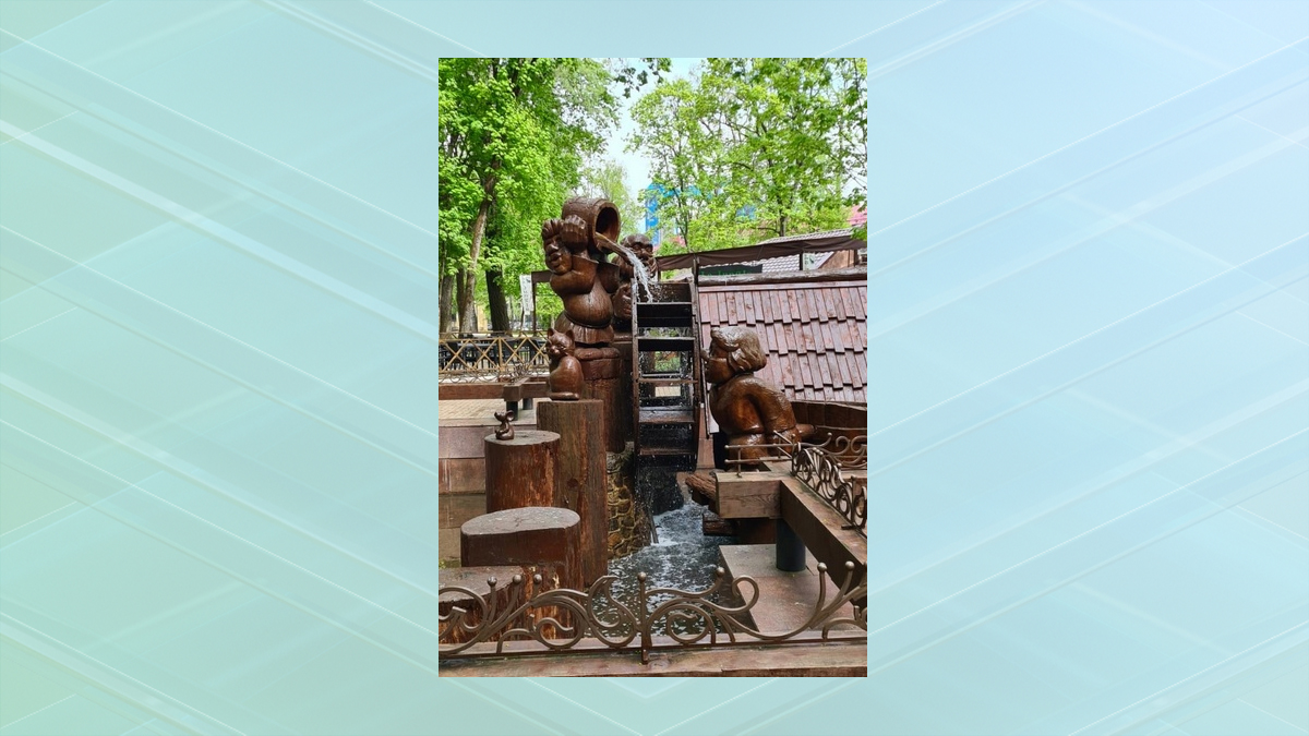 В брянском парке имени А.К.Толстого провели чистку фонтана