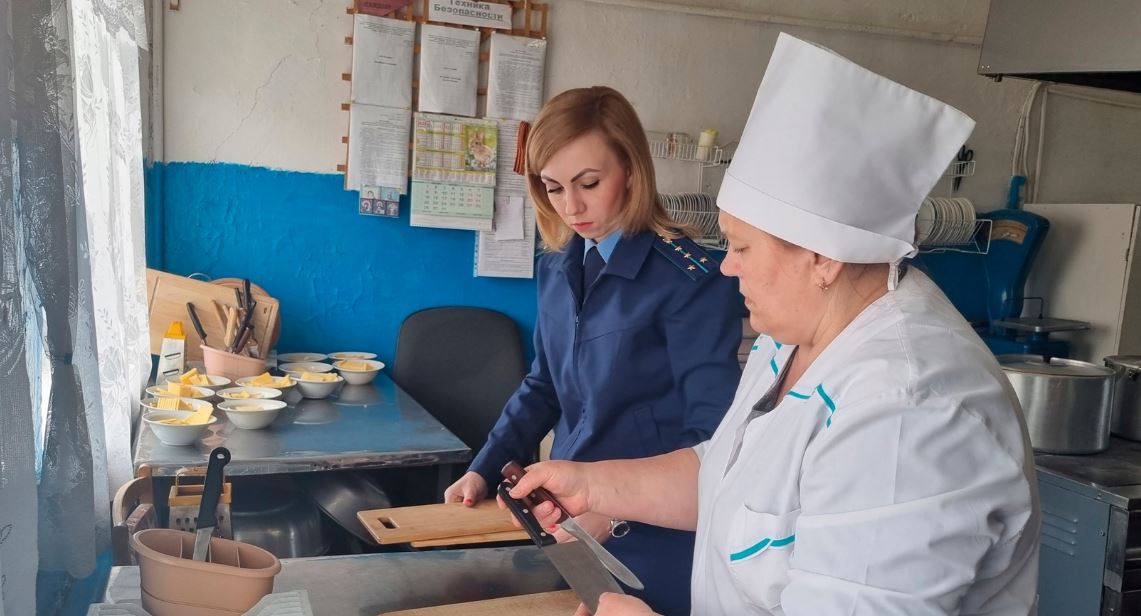 Мглинские детсады и школы наказали за нарушения при организации питания детей