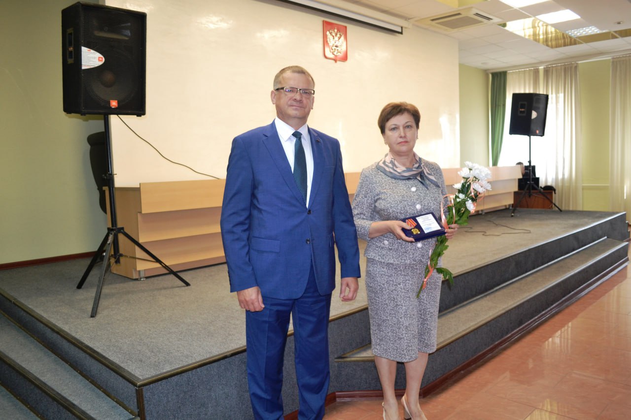 Судьям Брянского областного суда вручили заслуженные награды
