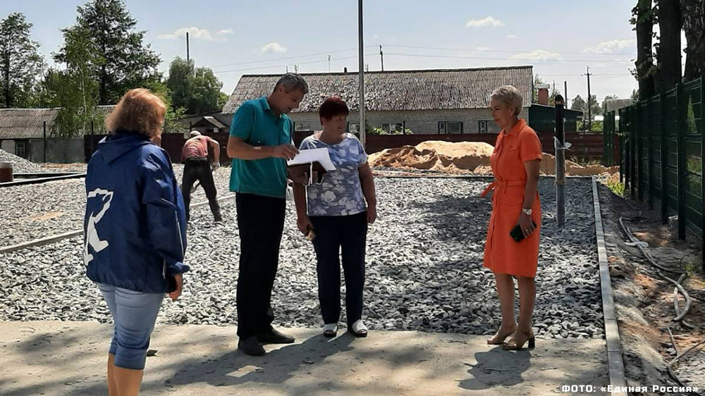 В селе Гордеевка продолжаются работы по строительству спорткомплекса