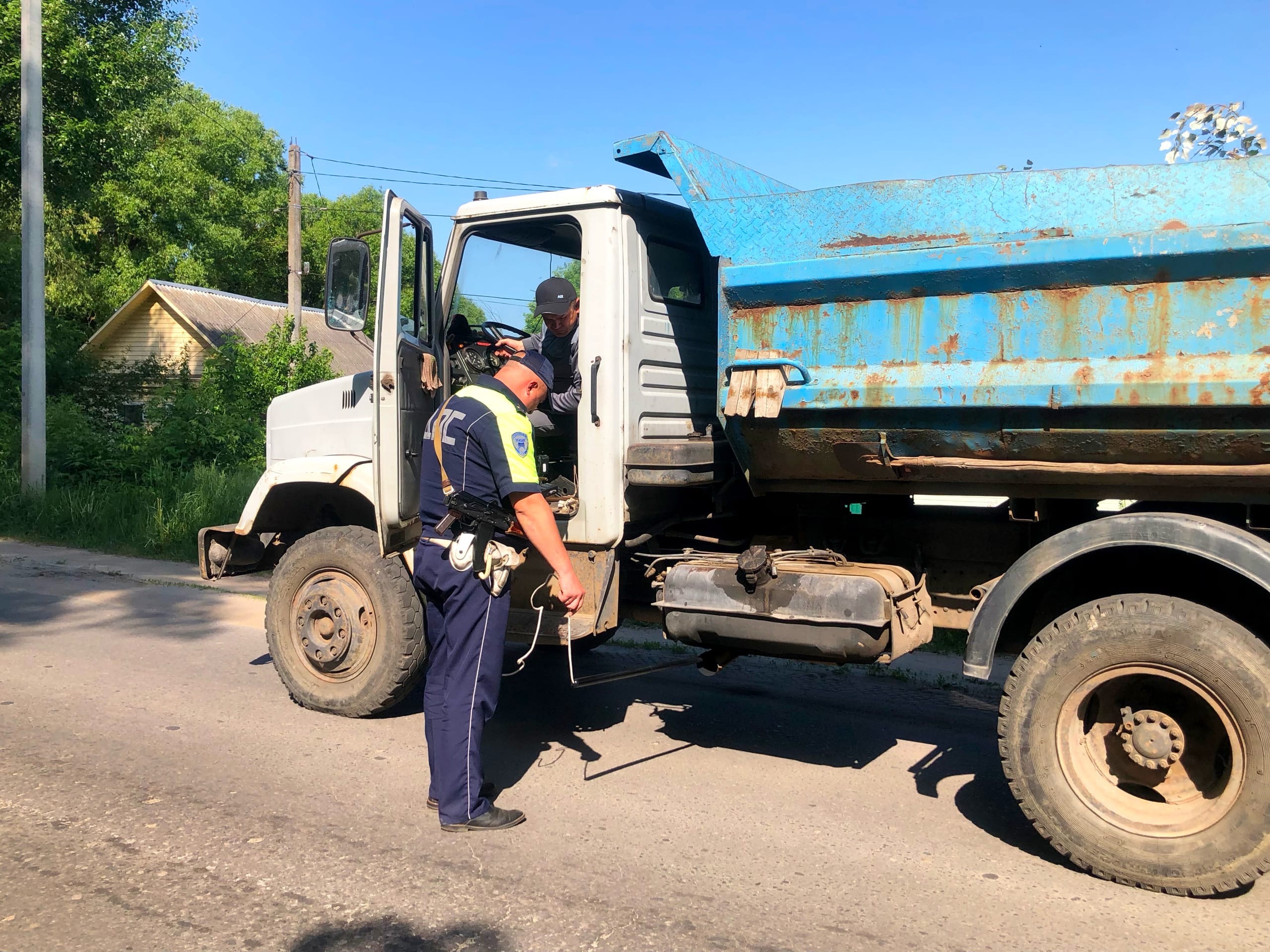 Новозыбковские автоинспекторы проверили грузовики