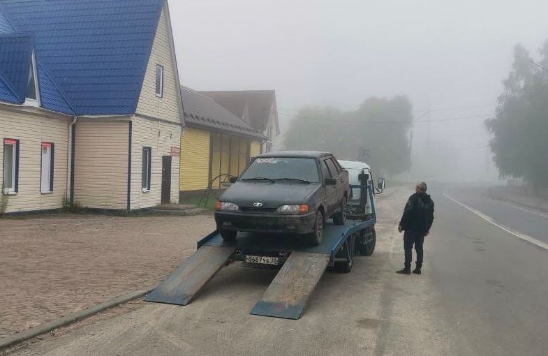 В брянском поселке Климово отстранили от управления пьяного 25-летнего водителя