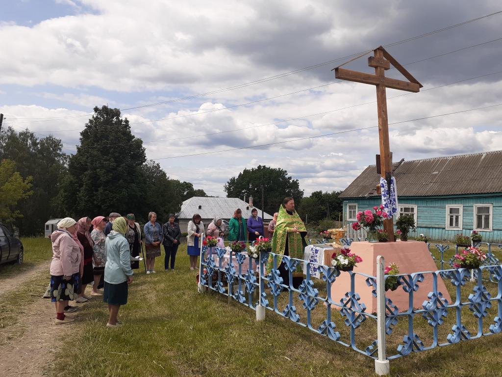 В брянском селе Бошино обновили памятный крест