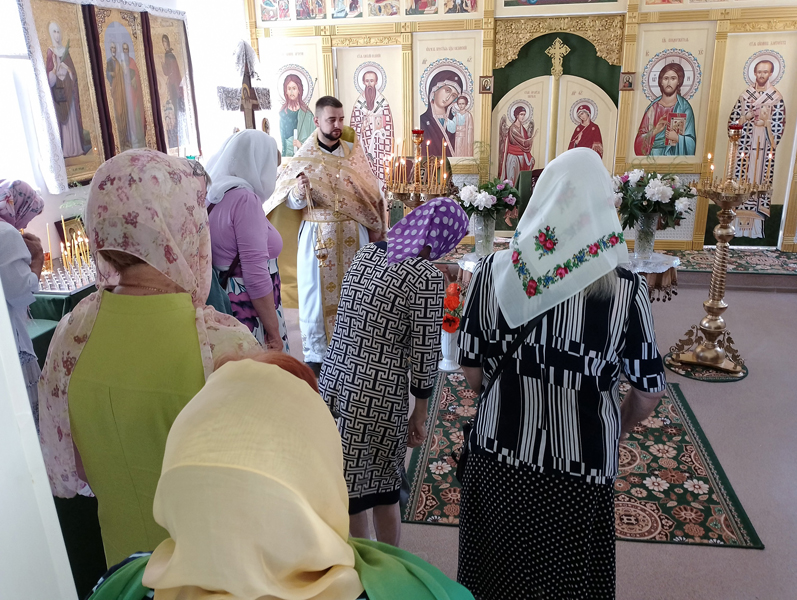 Клинцовские паломники посетили новый храм села Киваи
