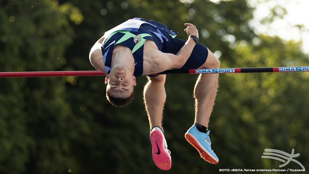 Брянский прыгун Илья Иванюк показал лучший в мире результат сезона