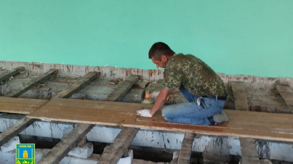 В школе брянского села Отрадное начался ремонт