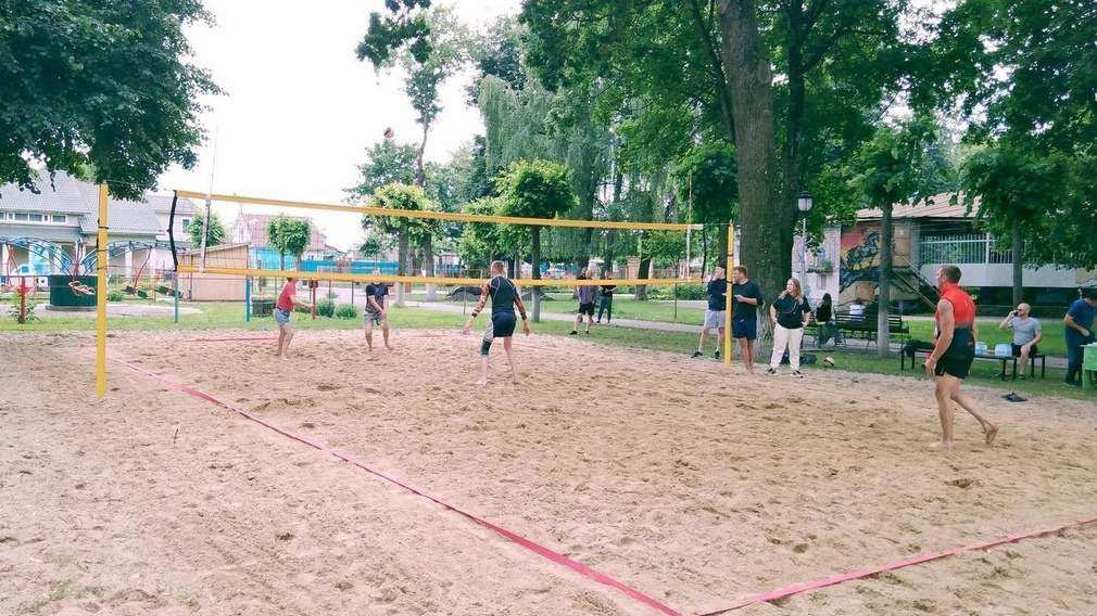 В Стародубе прошел турнир по пляжному волейболу