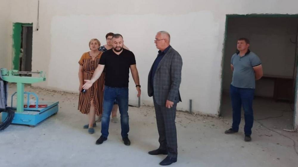 Активисты «Единой России» проконтролировали ход капитального ремонта Супоневской школы №1